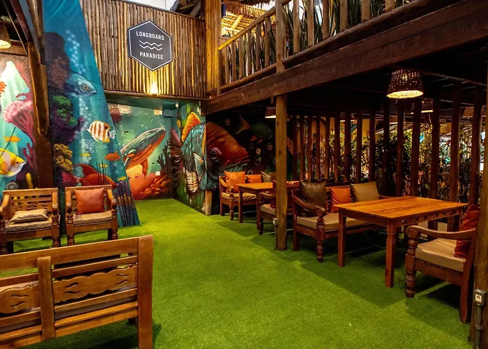 Longboard Paradise Suites